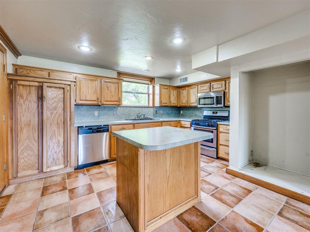 649 W Beam Avenue Property Photo 11