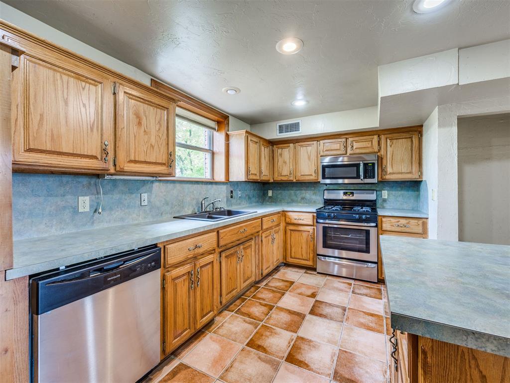 649 W Beam Avenue Property Photo 12