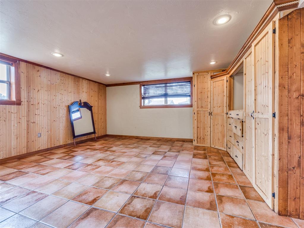 649 W Beam Avenue Property Photo 13