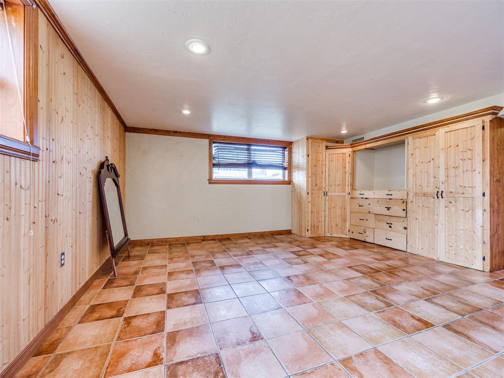 649 W Beam Avenue Property Photo 14