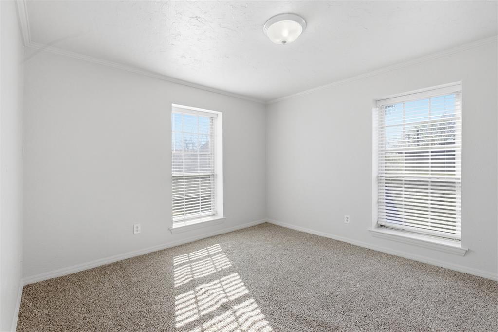 6100 N Brookline 28 Property Photo 11