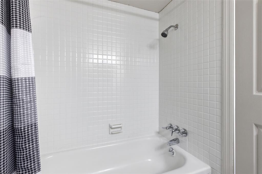 6100 N Brookline 28 Property Photo 13