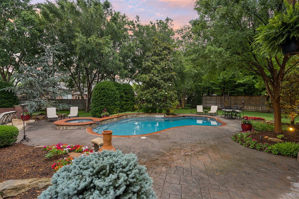 18709 Saddle River Drive Property Photo 4