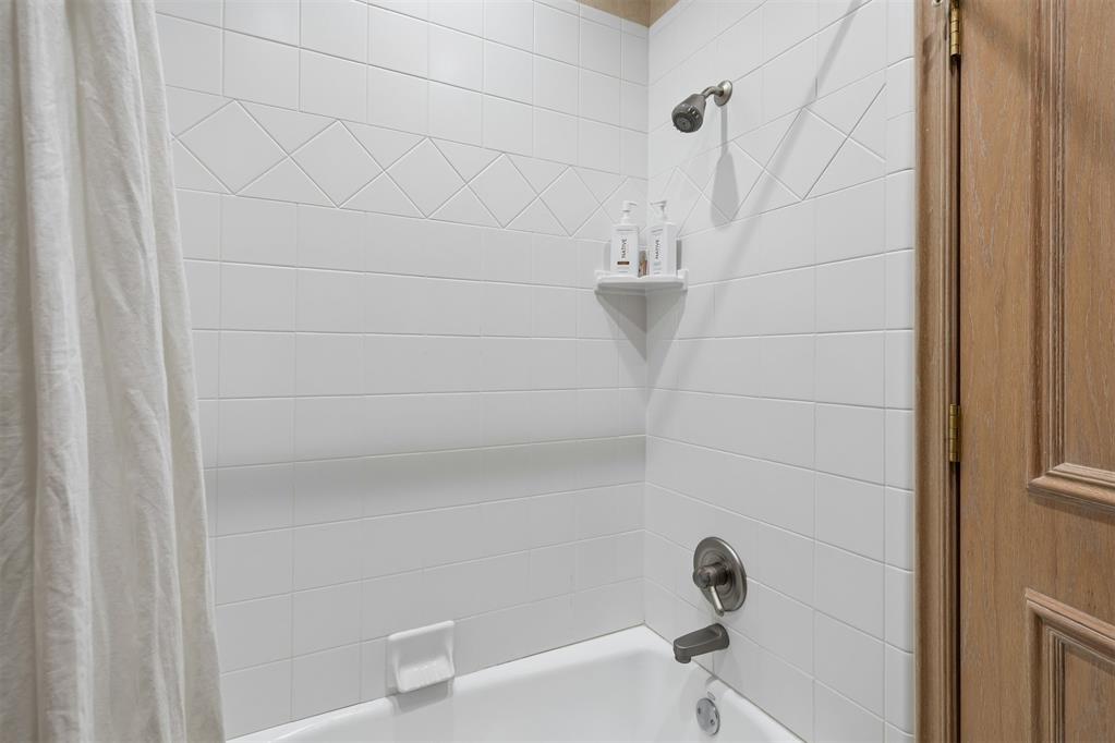 18709 Saddle River Drive Property Photo 30