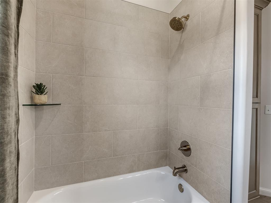 2114 W Cole Drive Property Photo 34