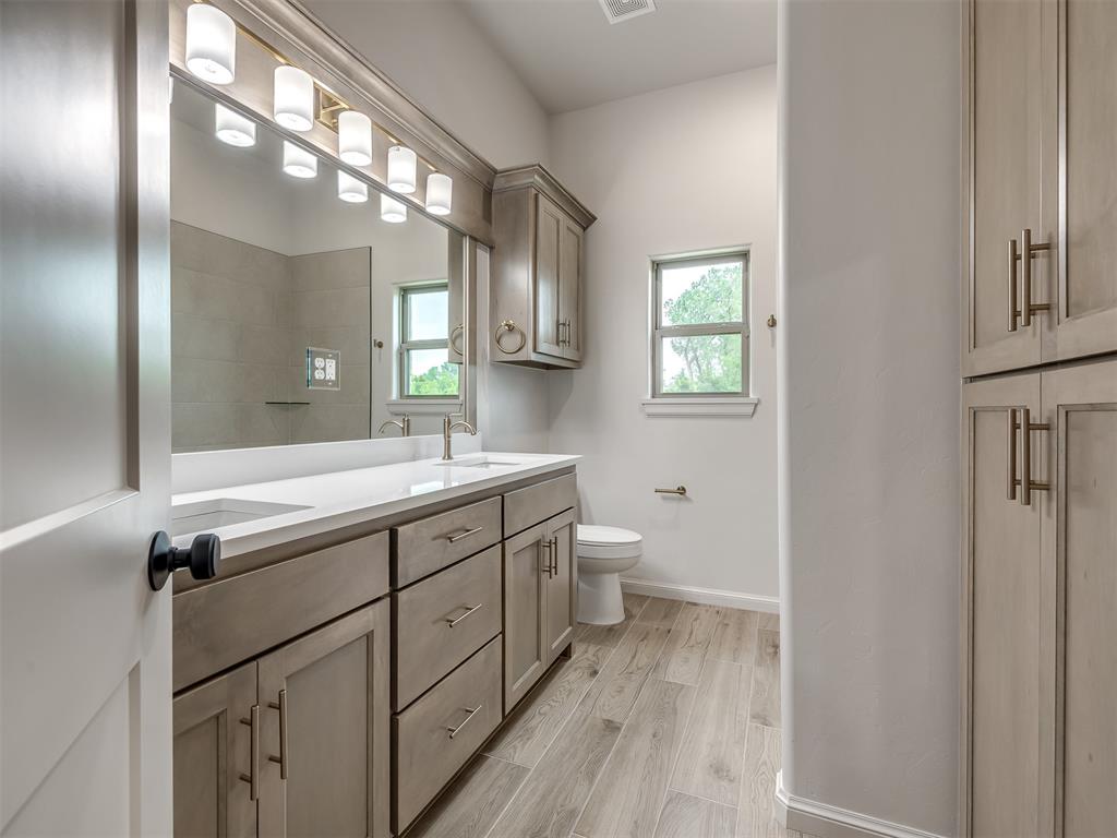 2114 W Cole Drive Property Photo 37