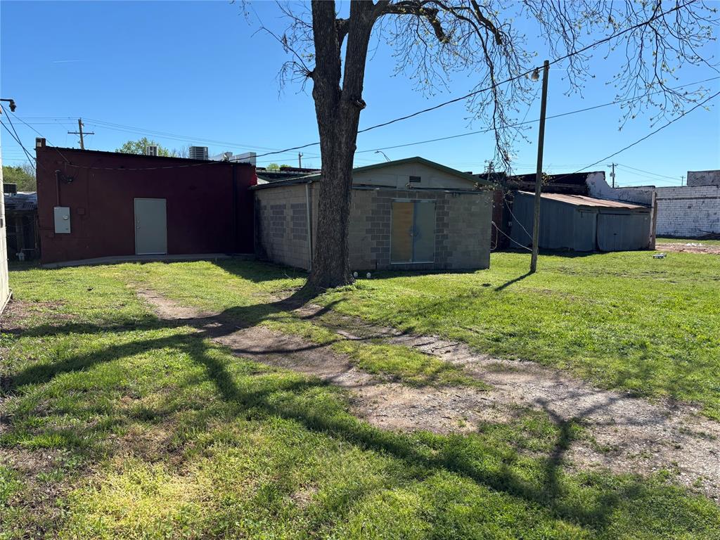 726 E Main Street Property Photo 17