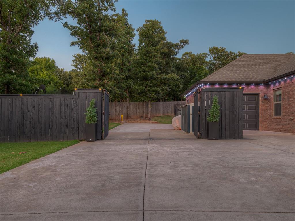5736 Asheville Way Property Photo 8