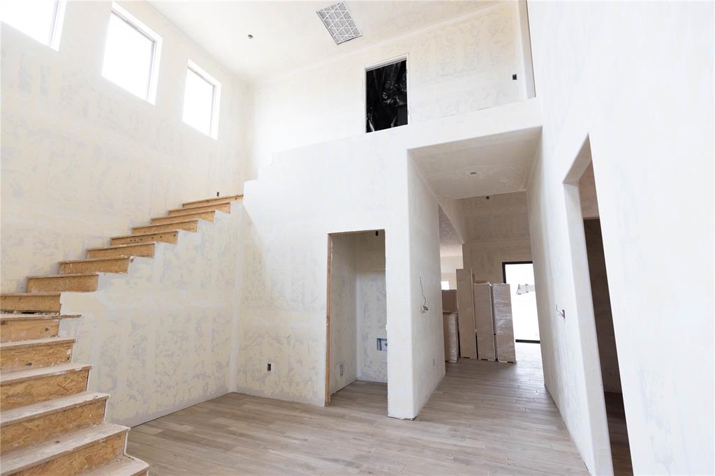11121 Nw 90th Street Property Photo 4
