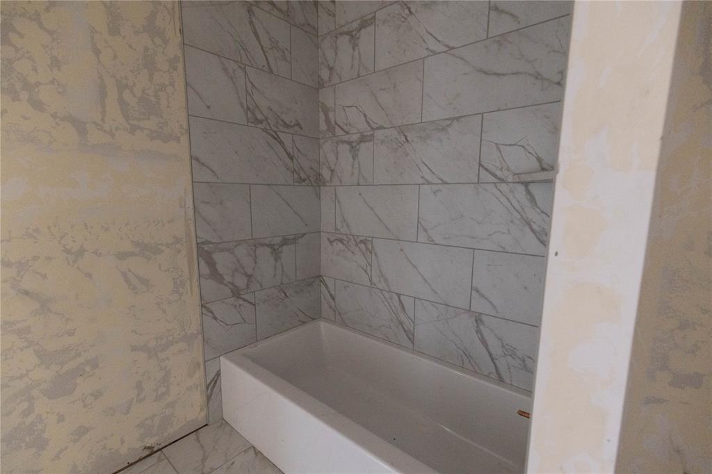 11121 Nw 90th Street Property Photo 16