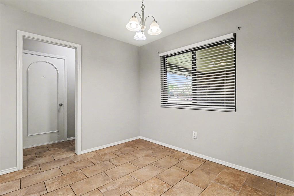 5004 Nw 61st Place Property Photo 13