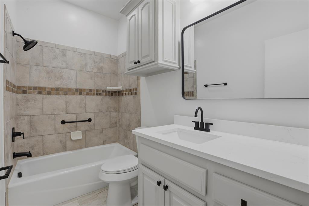 8609 S Rockwell Avenue Property Photo 17
