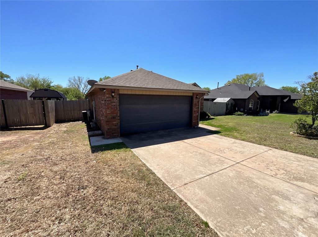 504 Woodbriar Property Photo 8