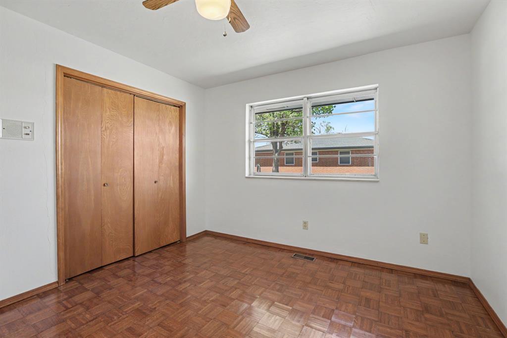 122 N Montebella Terrace Property Photo 33