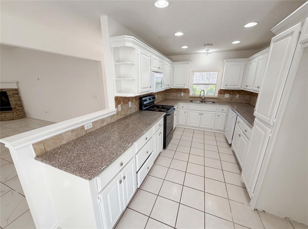 12917 Meadows Drive Property Photo 2
