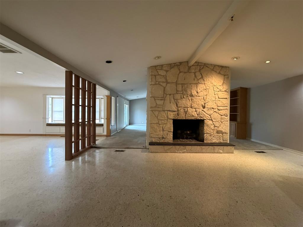 3704 Nw 69th Street Property Photo 5