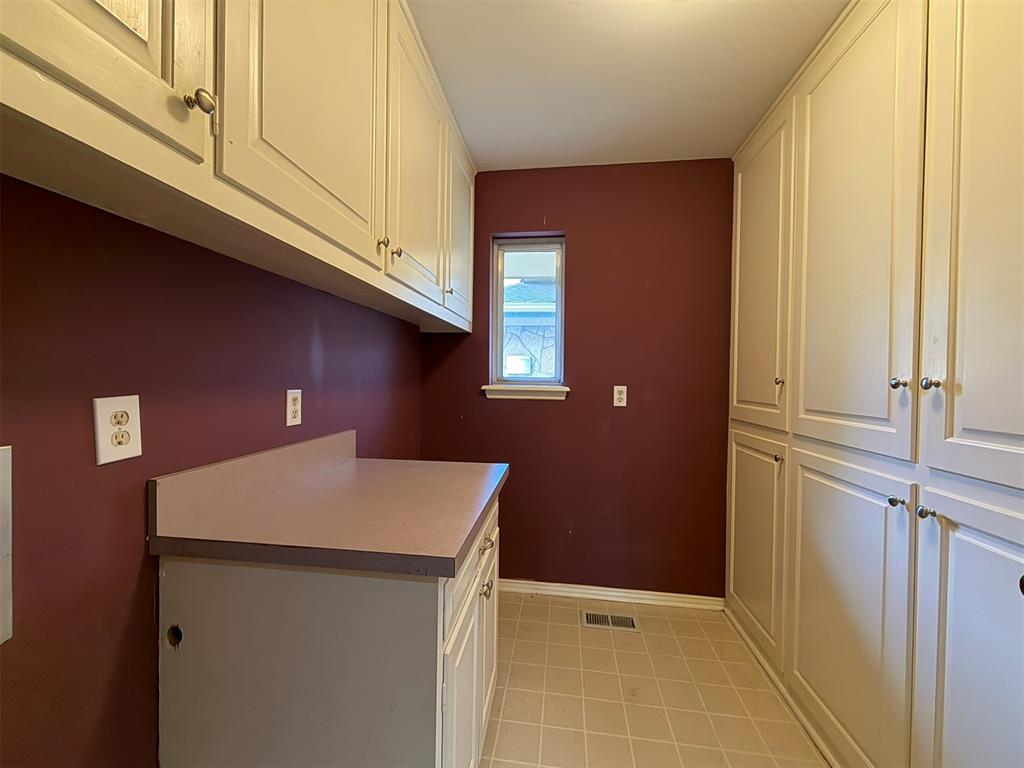 3704 Nw 69th Street Property Photo 14
