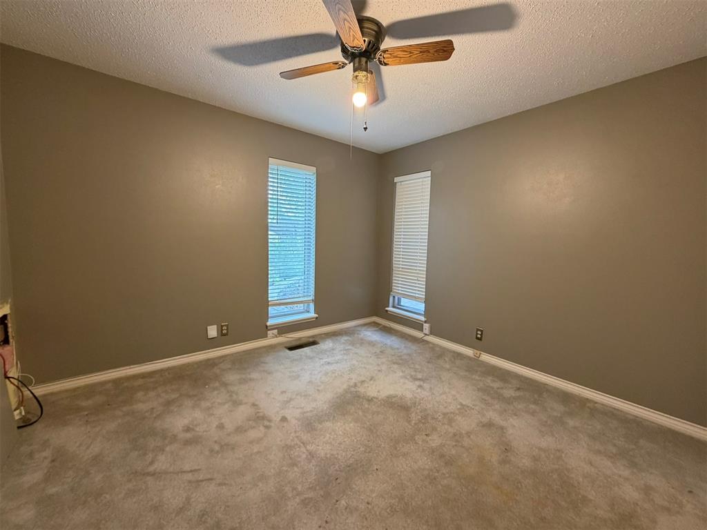 3704 Nw 69th Street Property Photo 15