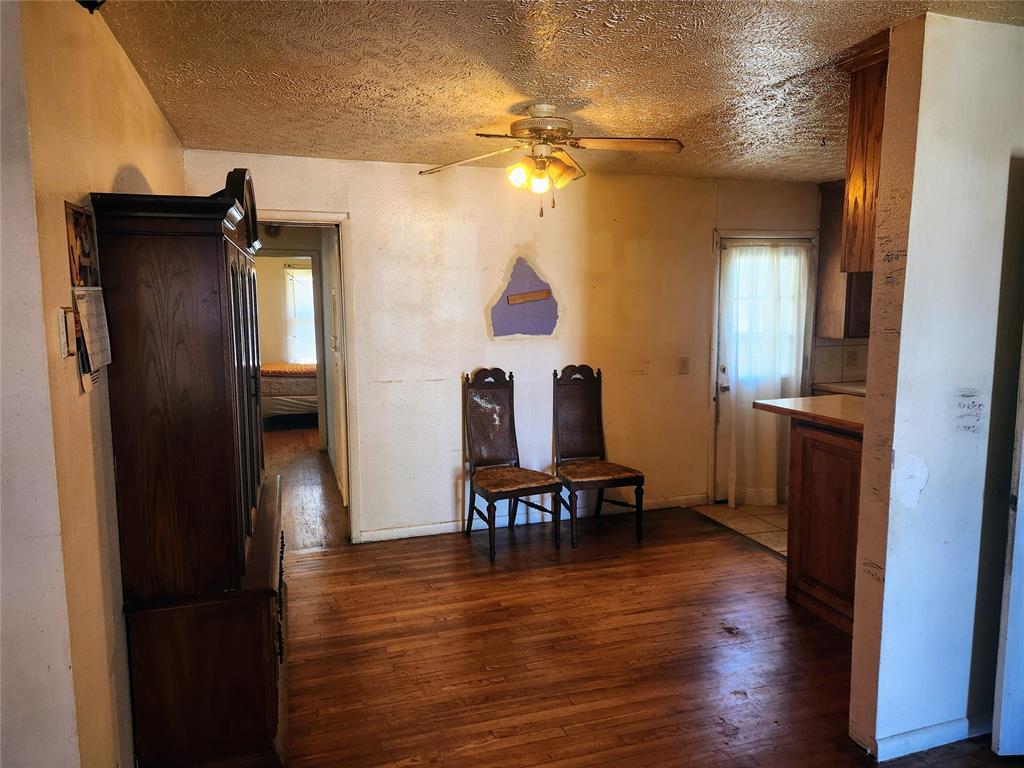 612 W Georgia Avenue Property Photo 3
