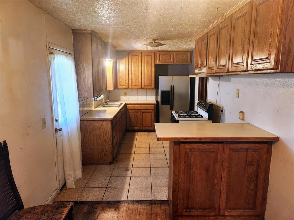 612 W Georgia Avenue Property Photo 4