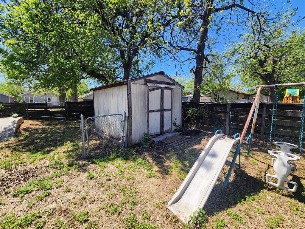 612 W Georgia Avenue Property Photo 18