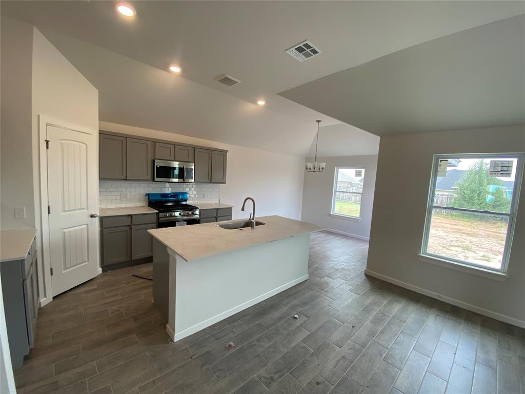 20653 Brush Creek Boulevard Property Photo 6