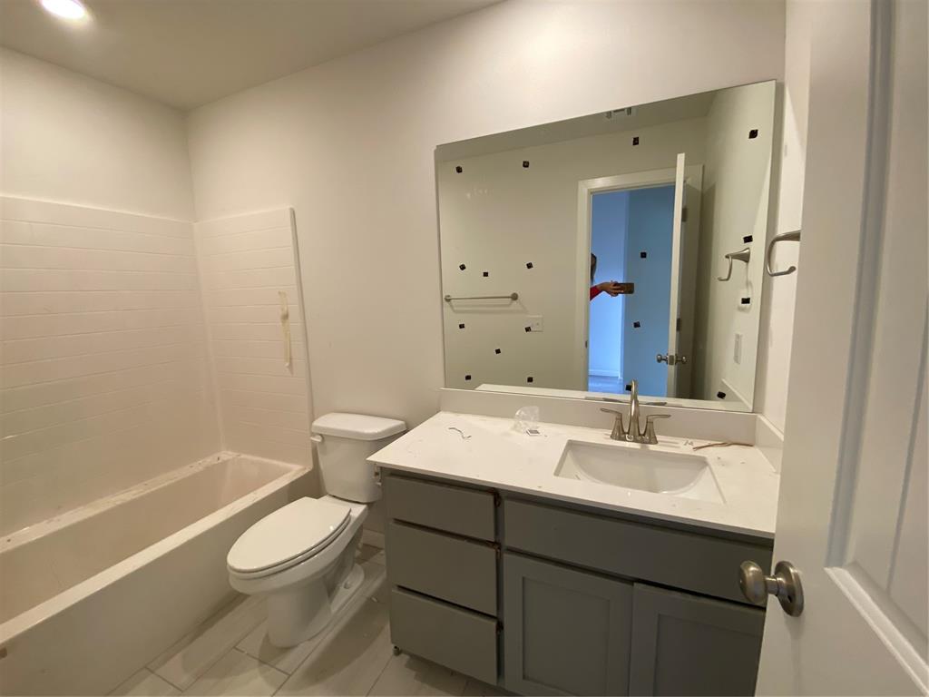 20653 Brush Creek Boulevard Property Photo 10