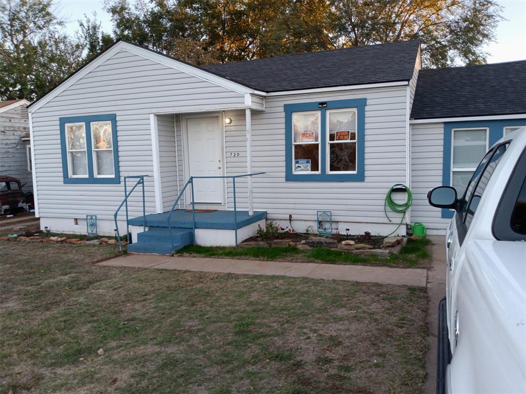 720 W D Avenue Property Photo 1