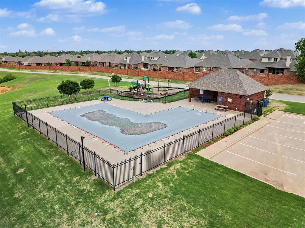 609 S Texoma Drive Property Photo 37
