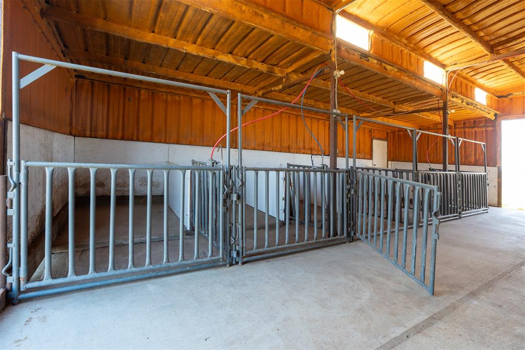 409748 E 1160 Road Property Photo 15