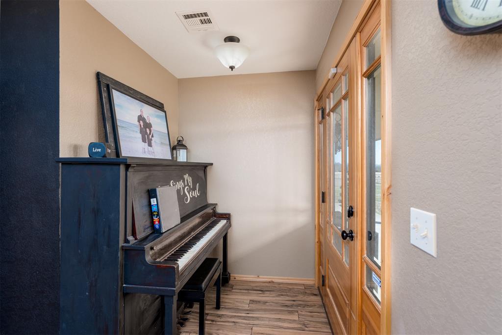 409748 E 1160 Road Property Photo 24