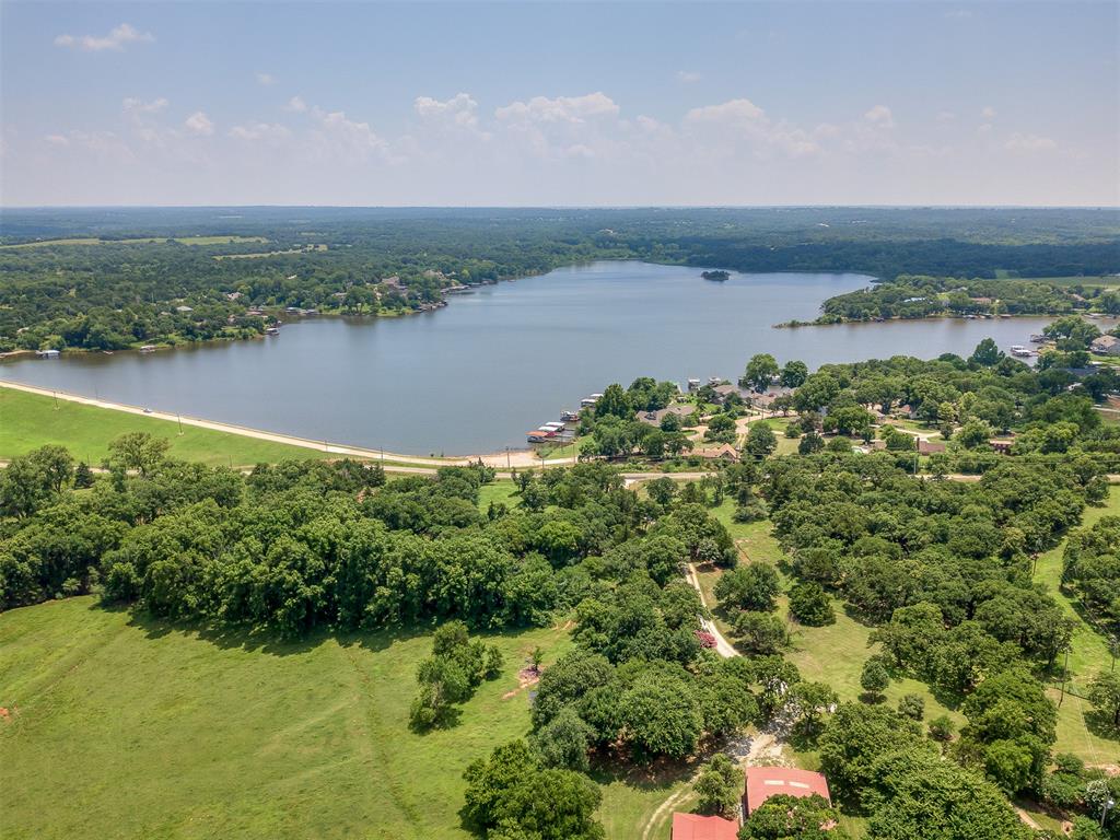 7 W Shore Drive Property Photo 1