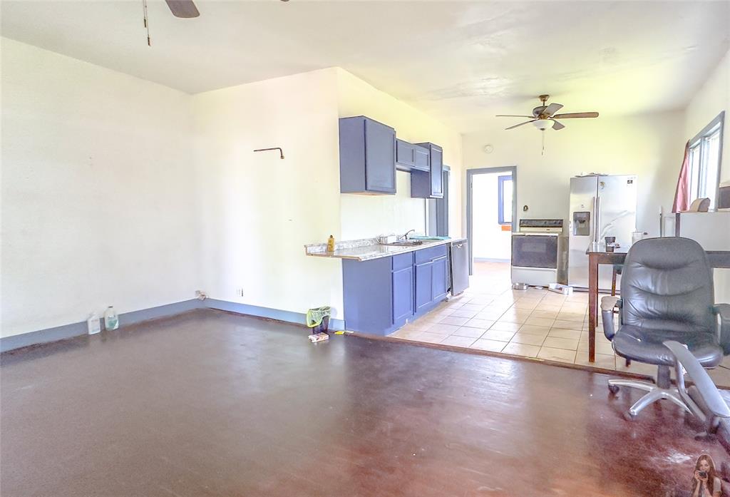 411 Ne Avenue B Avenue Property Photo 6