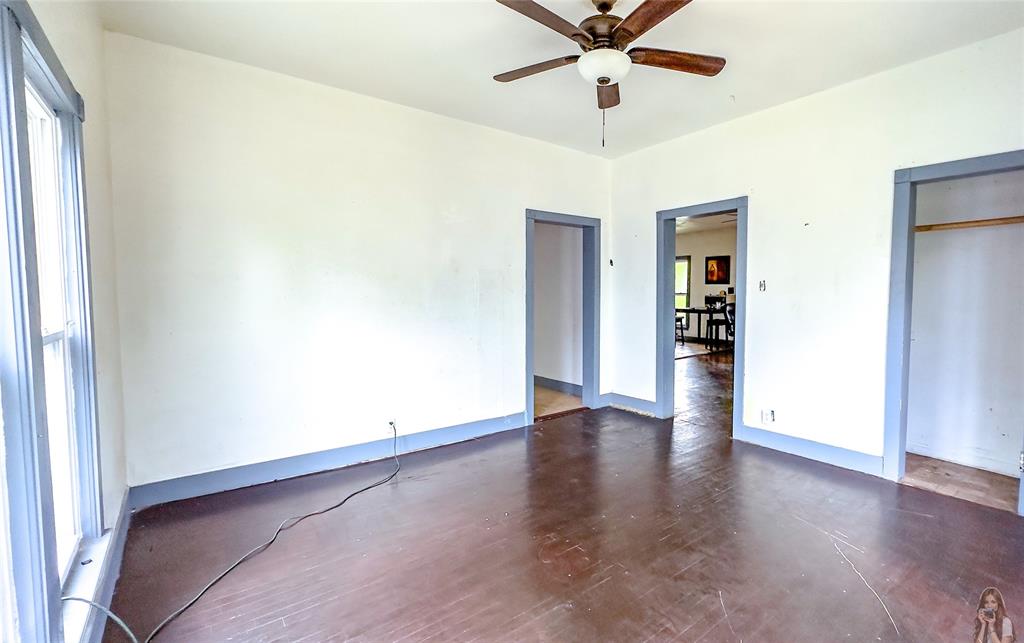 411 Ne Avenue B Avenue Property Photo 12