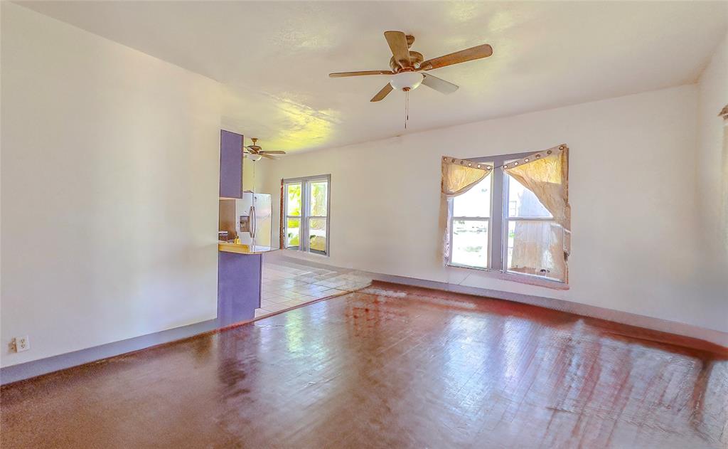 411 Ne Avenue B Avenue Property Photo 13