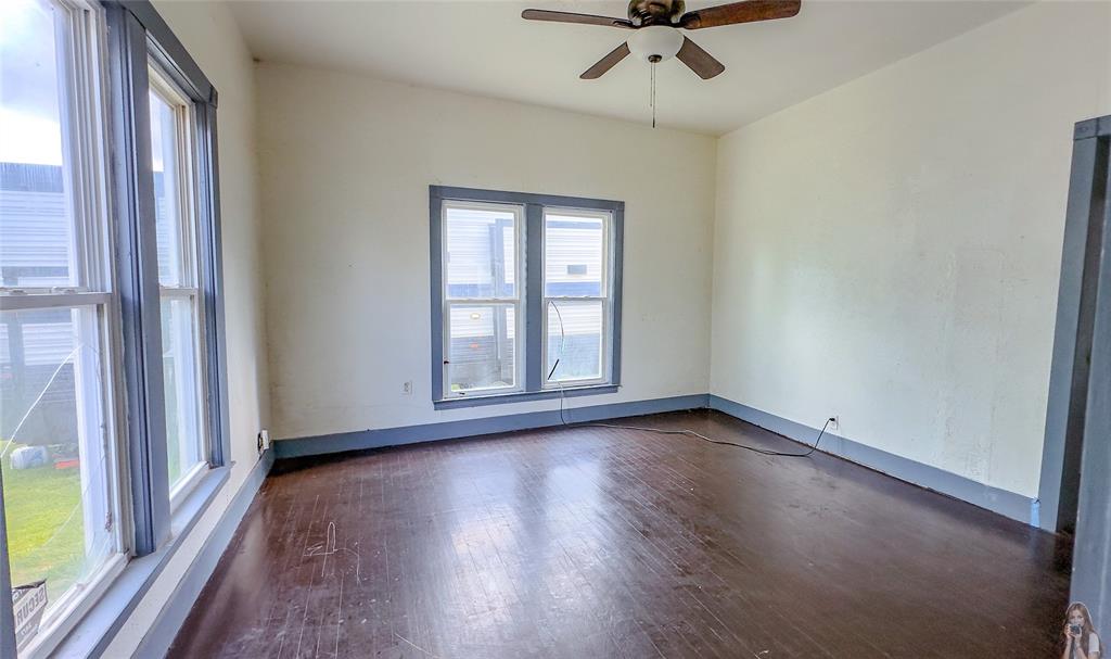 411 Ne Avenue B Avenue Property Photo 15