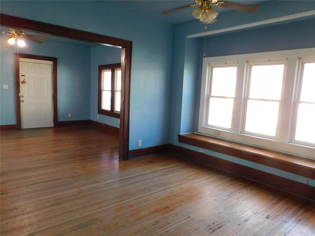 1950 W Park Property Photo 6