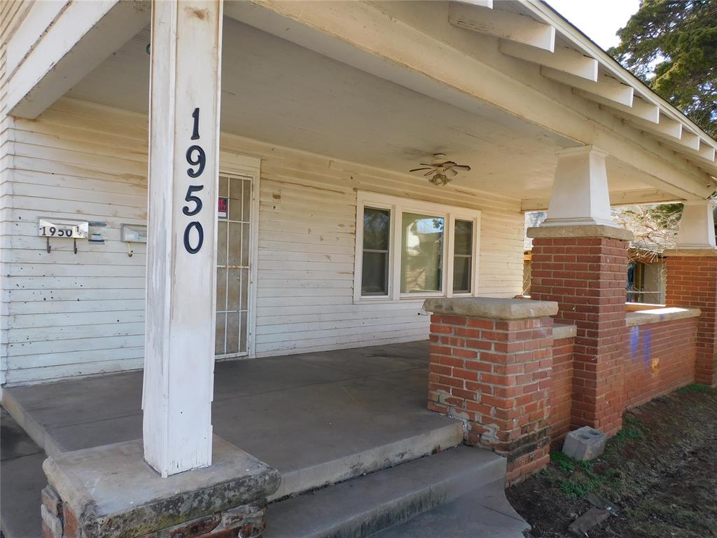 1950 W Park Property Photo 7