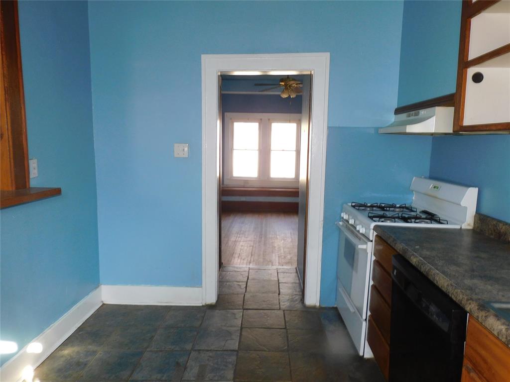 1950 W Park Property Photo 22