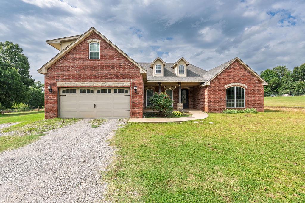 33705 Waco Road Property Photo 2