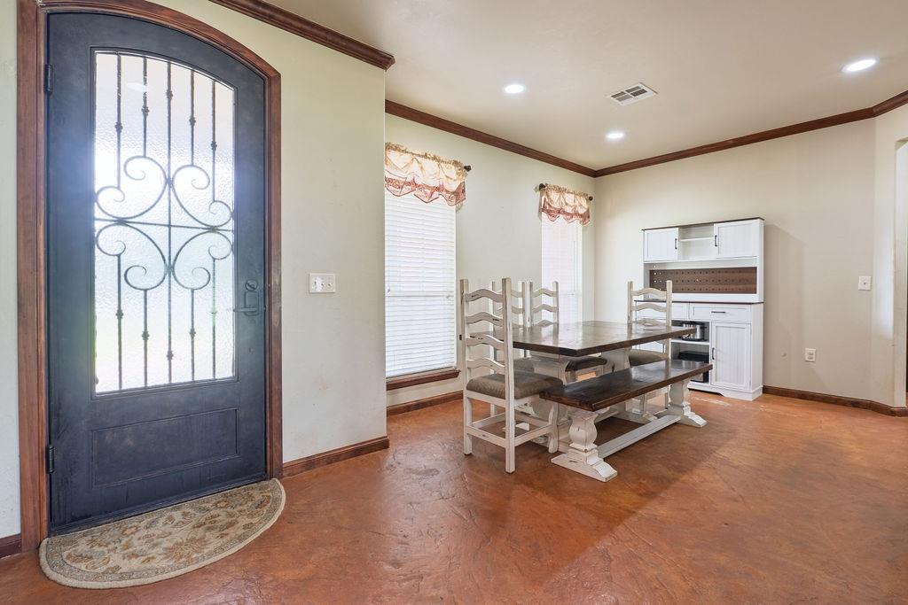 33705 Waco Road Property Photo 5