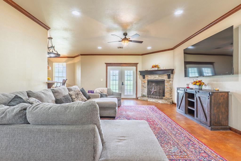 33705 Waco Road Property Photo 8