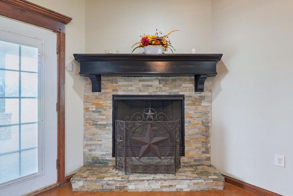33705 Waco Road Property Photo 10