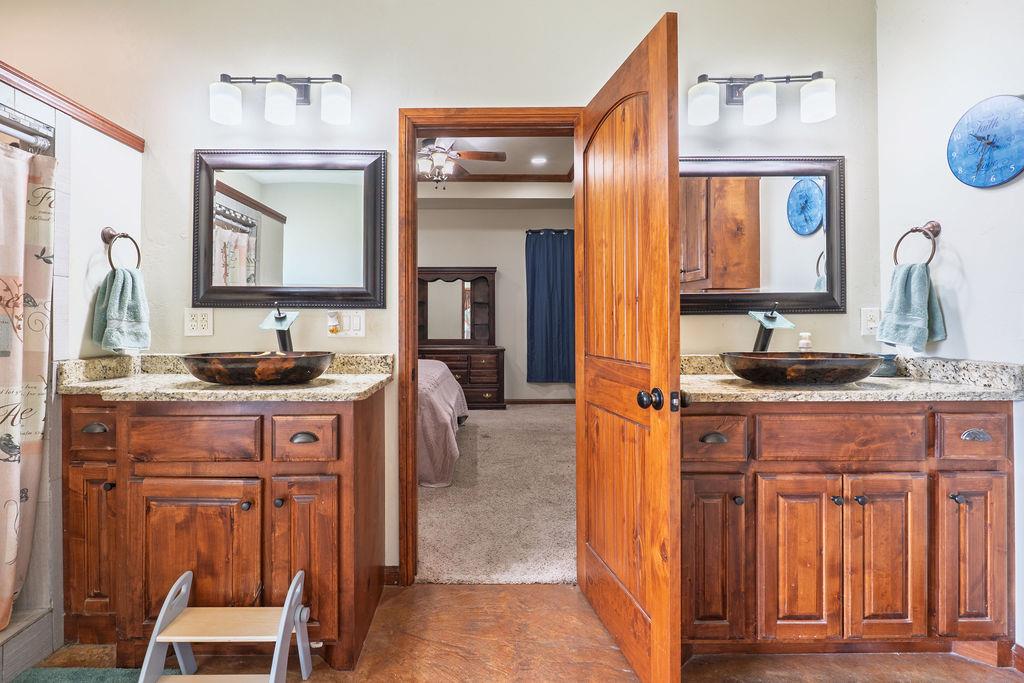 33705 Waco Road Property Photo 25