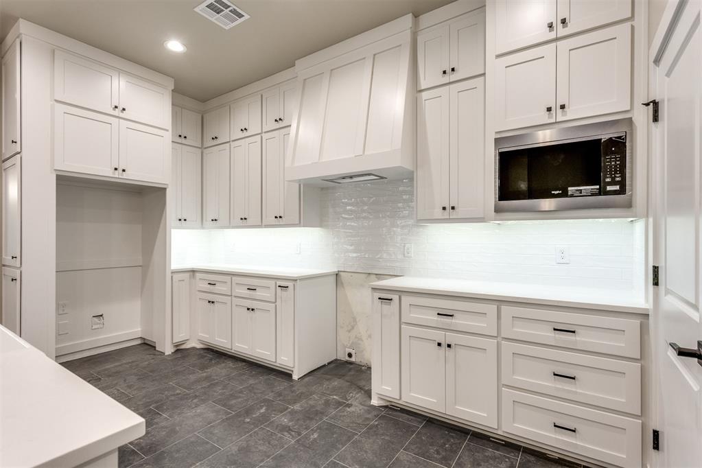 3146 N Henney Road Property Photo 4