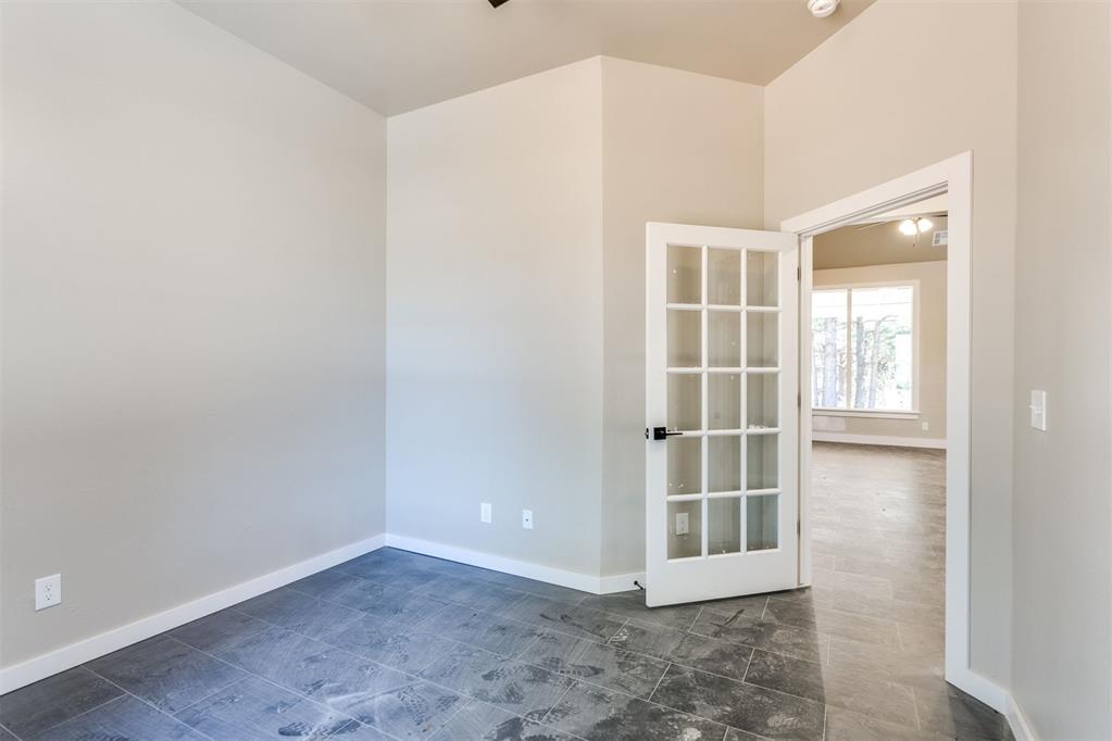 3146 N Henney Road Property Photo 8