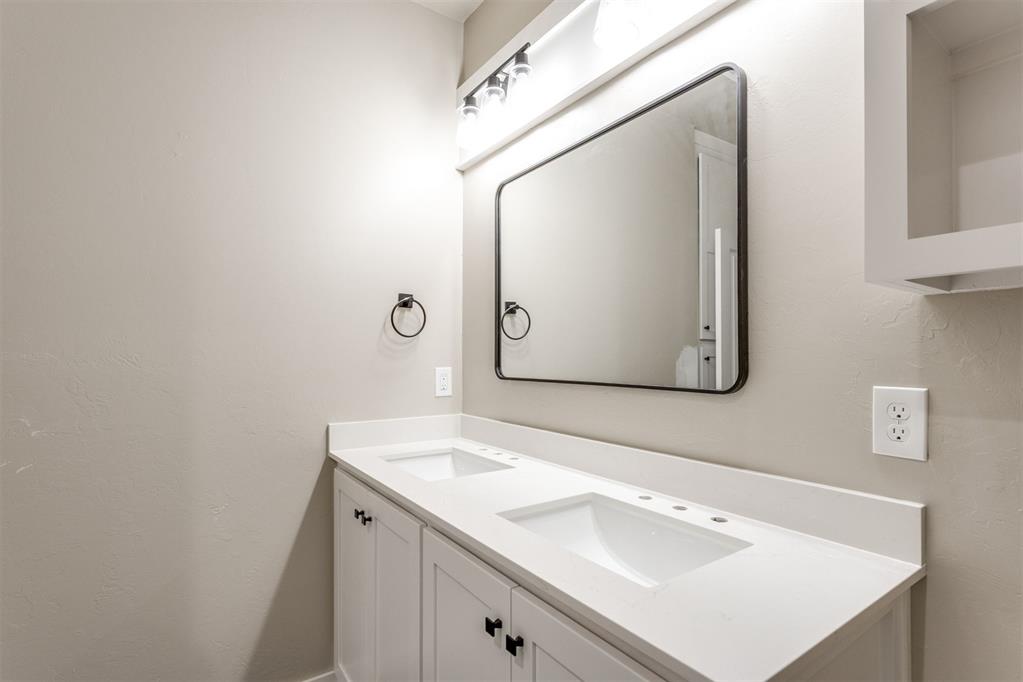 3146 N Henney Road Property Photo 43