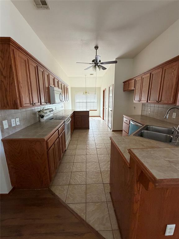 8 Sw 132nd Street Property Photo 4