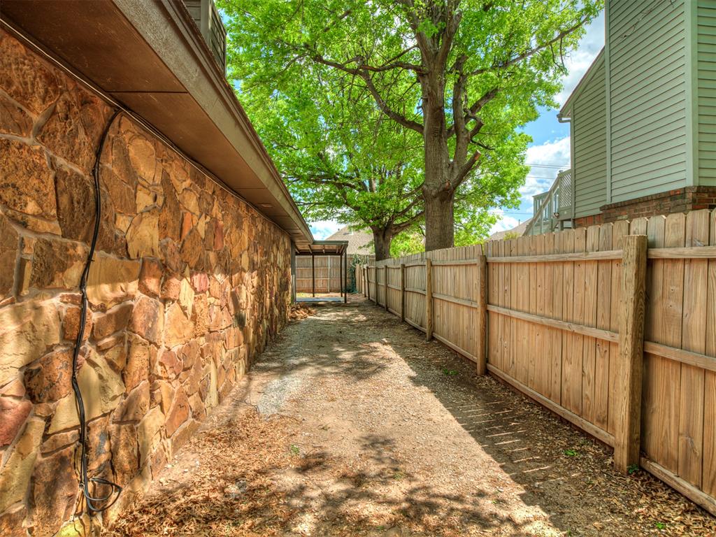 2012 Yellowstone Drive Property Photo 11