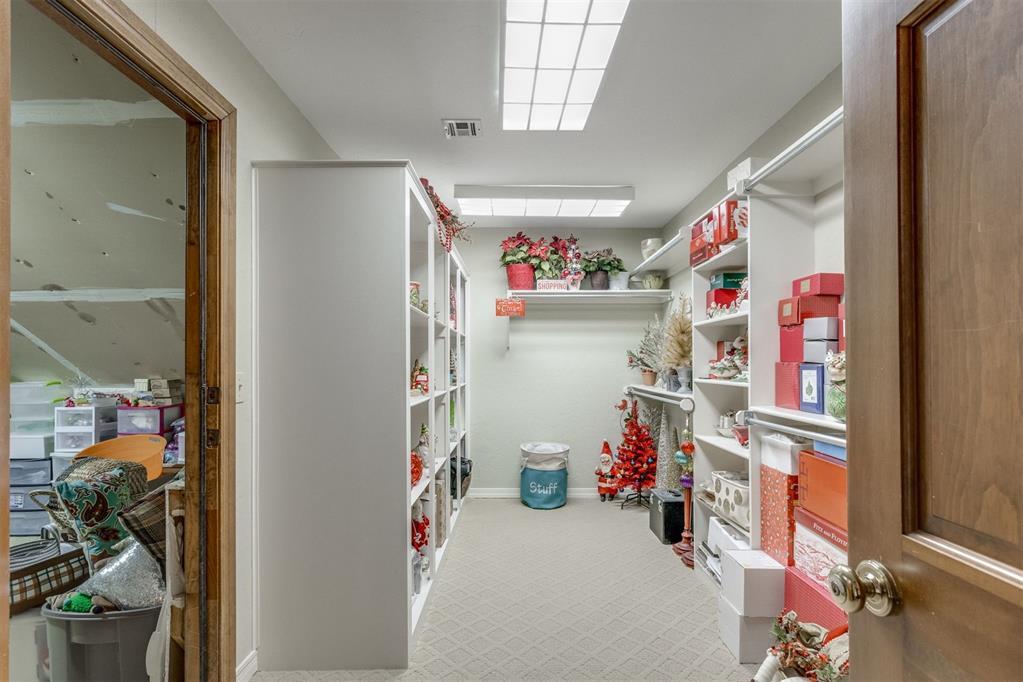 10116 Thompson Avenue Property Photo 44